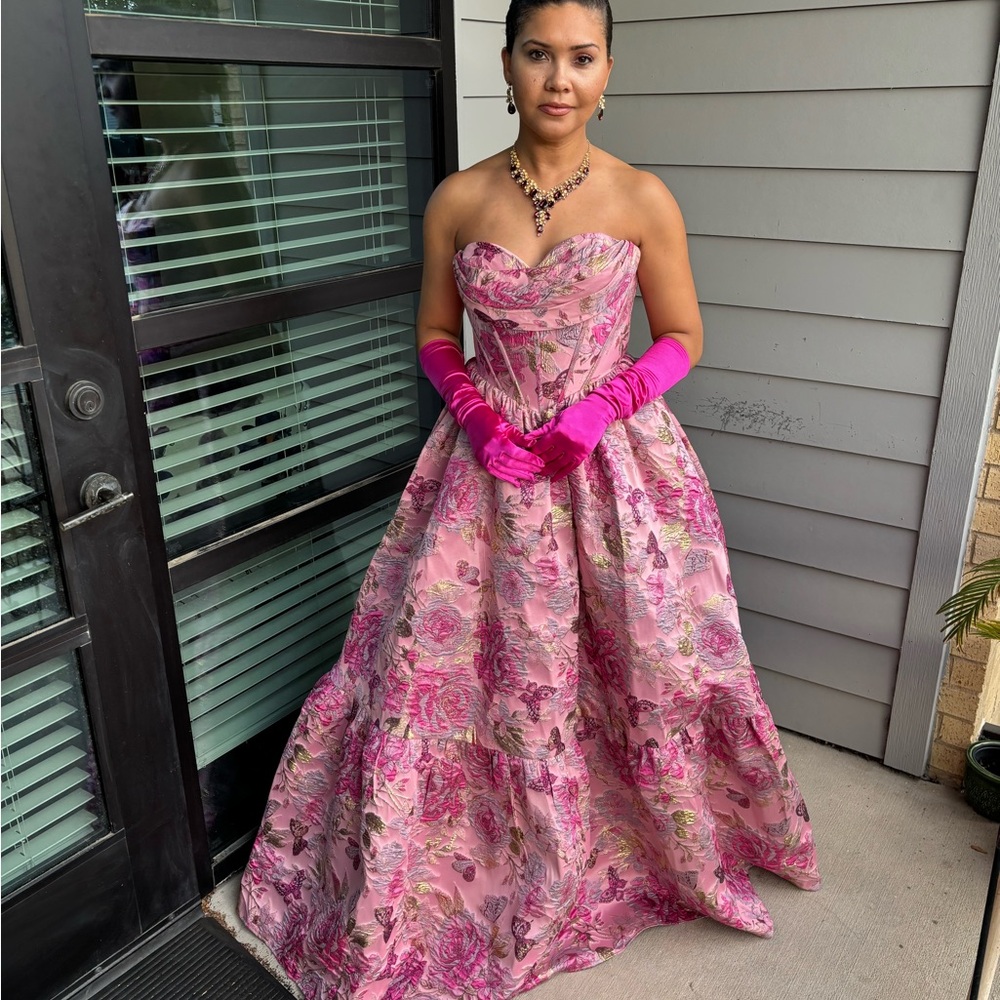 Elegant Pink Floral Strapless Dress